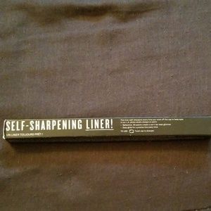 SALE, BRAND NEW🎉, Self Sharpening